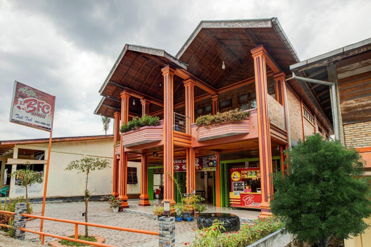 Oyo 3202 Hans Homestay Tuktuk Siadong Exterior photo
