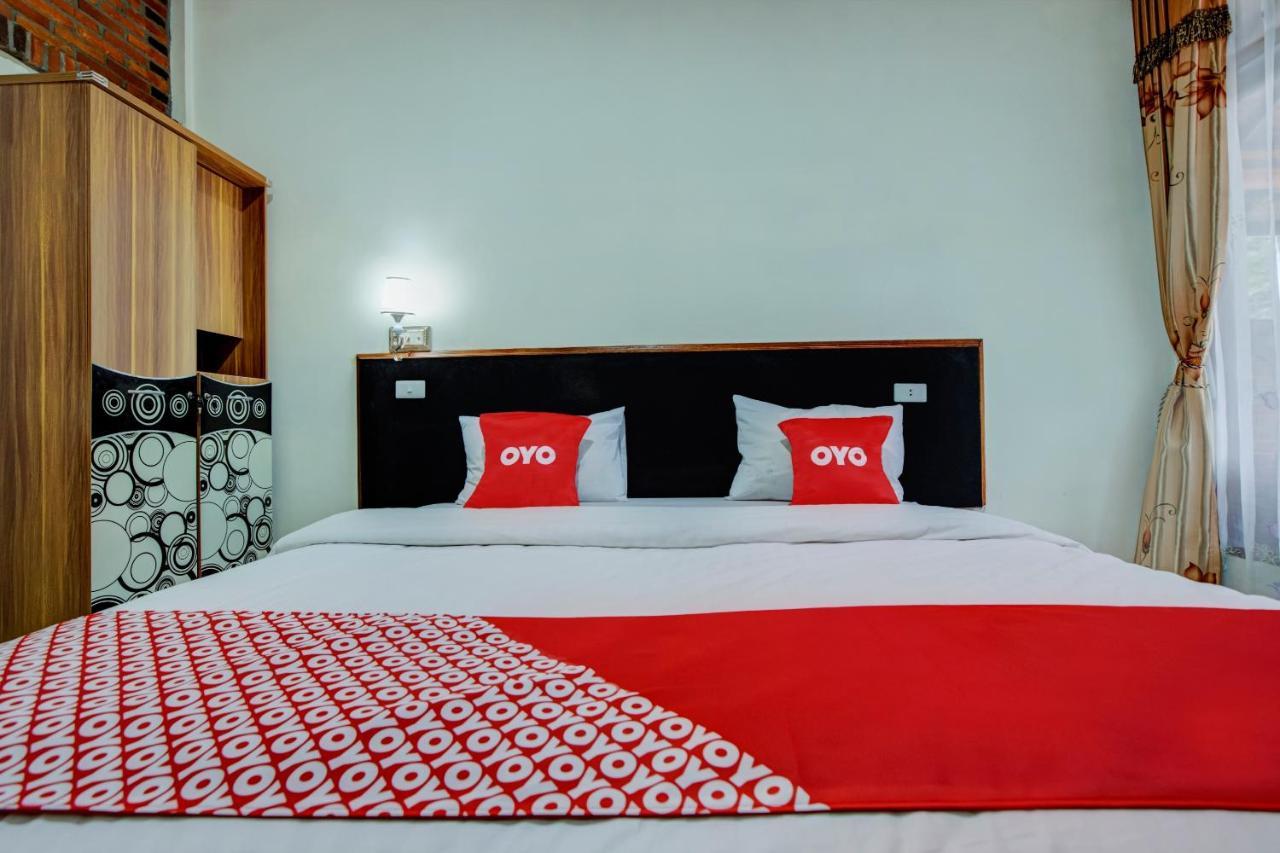 Oyo 3202 Hans Homestay Tuktuk Siadong Exterior photo