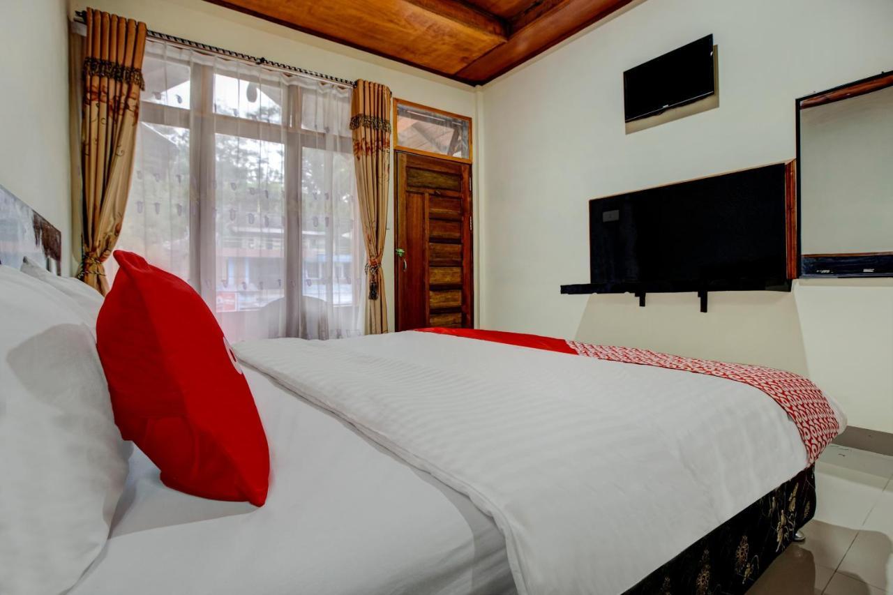 Oyo 3202 Hans Homestay Tuktuk Siadong Exterior photo